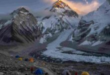 the north face of mount everest